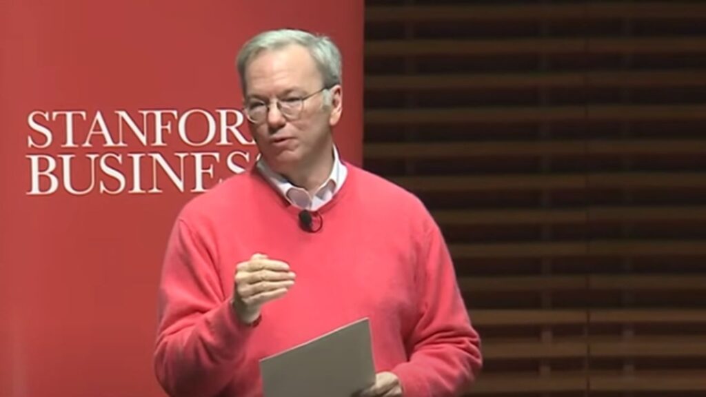 O Eric Schmidt και οι μυστικες δοκιμές στρατιωτικών drones με τεχνητή νοημοσύνη σε Ουκρανία και Silicon Valley