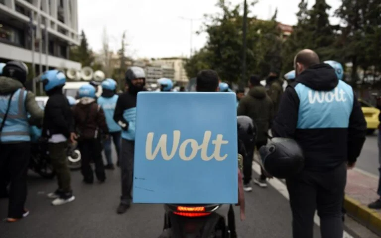 Η Wolt επιχειρεί στο online grocery delivery – Νέα στρατηγική συνεργασία με τον Σκλαβενίτη