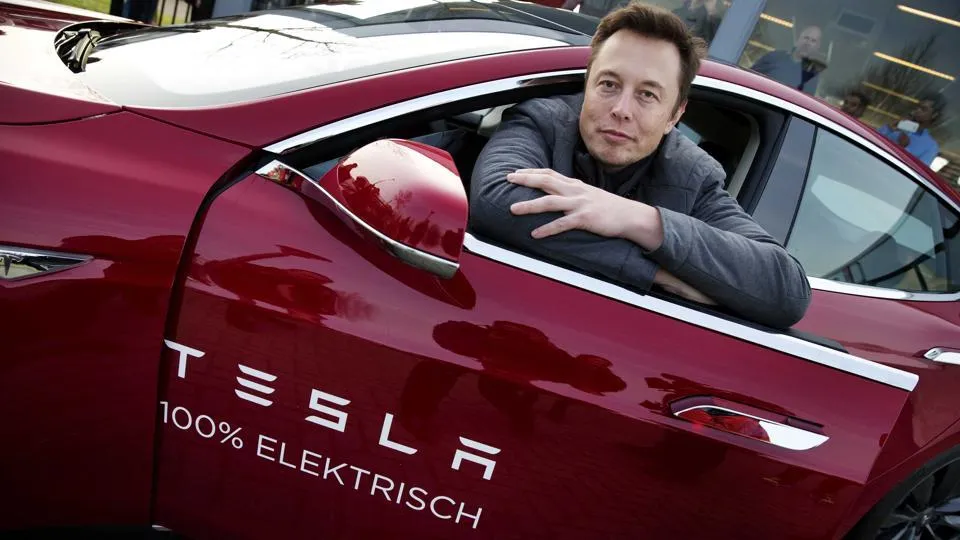 Bloomberg: Ο Μασκ παίρνει τα ηνία των πωλήσεων της Tesla σε Ευρώπη & ΗΠΑ